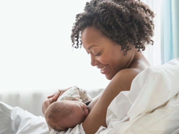 Fördelar med hud mot hud kontakt med bebis
