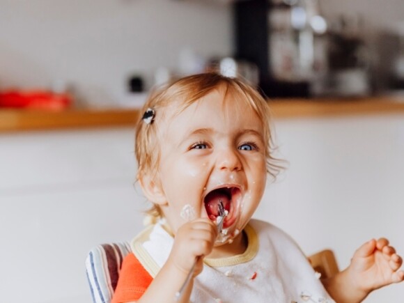 Barn 8 och 11 månader ofta intresserat av nya smaker